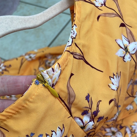 Unbranded Women’s Floral Dress - NWOT! - Picture 11 of 11